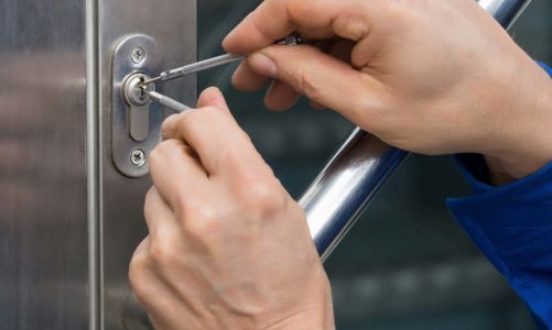 Leading 3 Advantages of Having an Emergency Locksmith